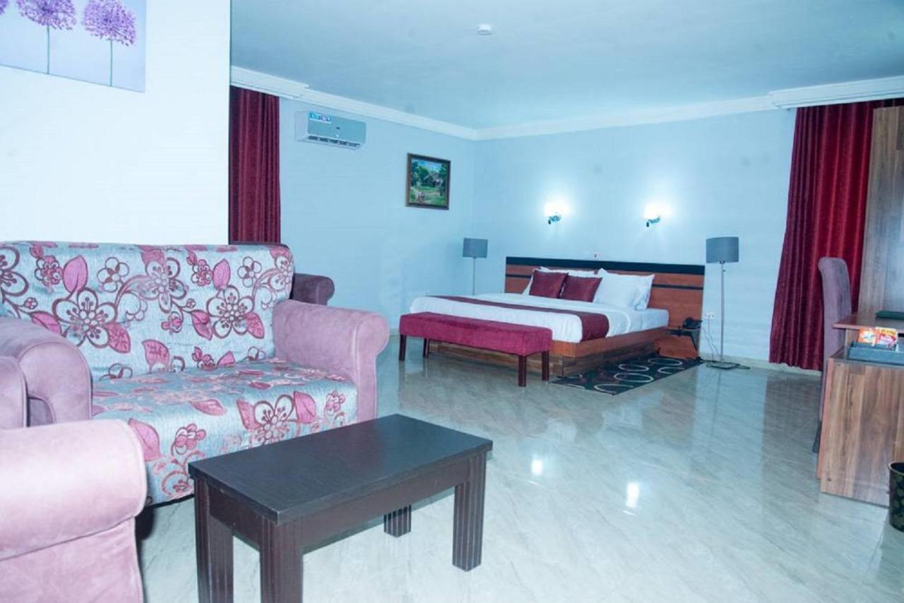 Dannic Hotels אנוגו מראה חיצוני תמונה